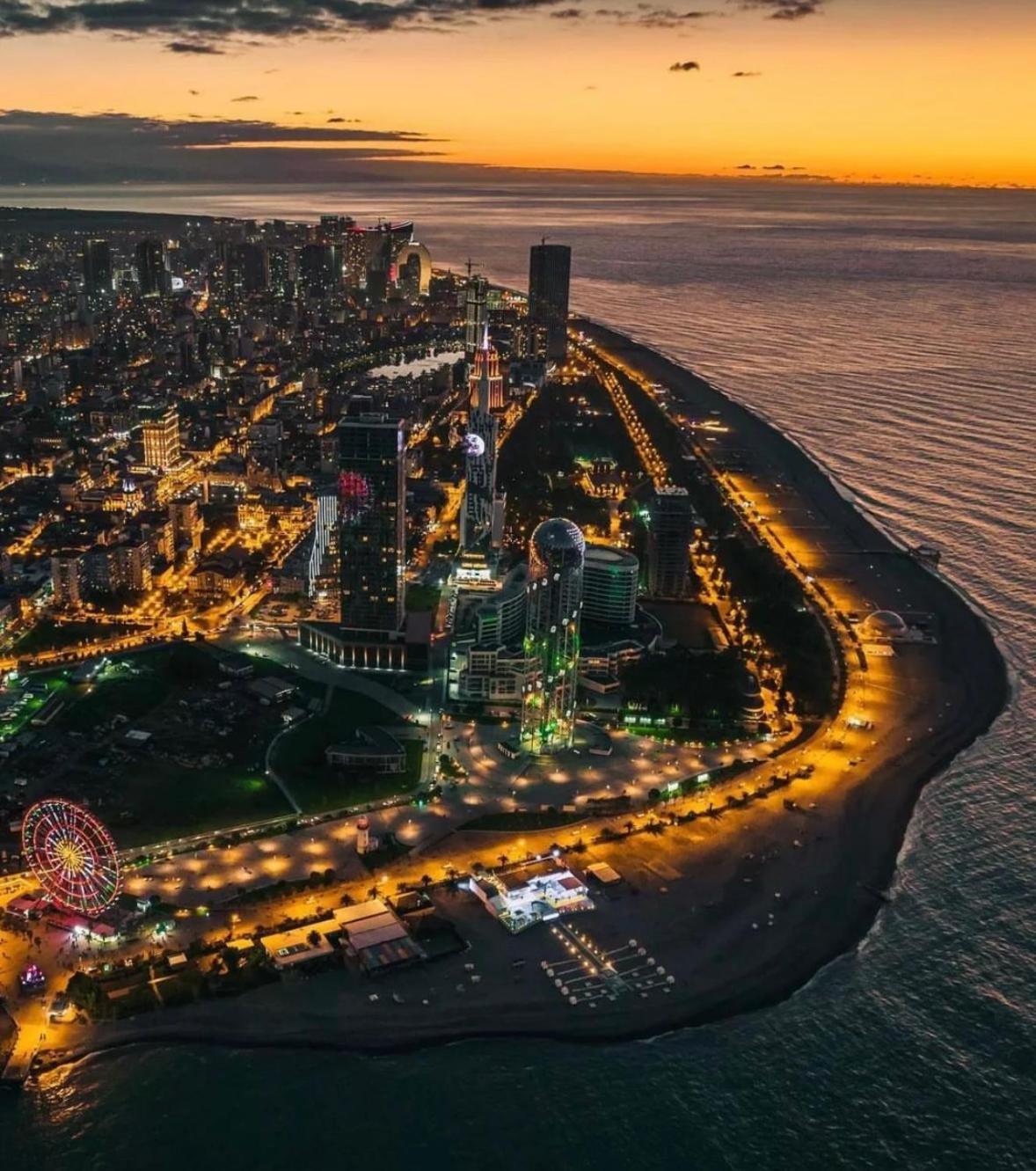 Hotel New Orbi Batumi Exterior foto
